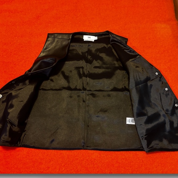 Eco friendly black oversized faux leather vest NWT - Picture 7 of 9